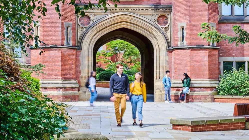 Арка кампуса Newcastle University